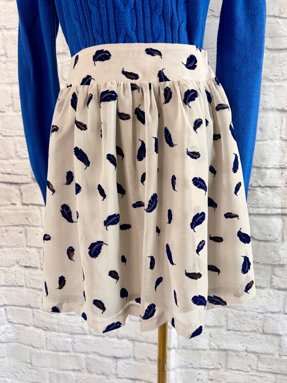 2 Piece Styled Outfit Flocked Velvet Mini Skirt Cream Blue Sweater Office Chic - Picture 11 of 16